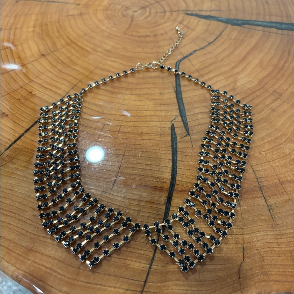 Elegant Black and Gold Women's Necklace